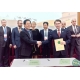 4 Secretary-General LI Zhonghang signs an agreement with Mr. Petr Panov, President of CITT